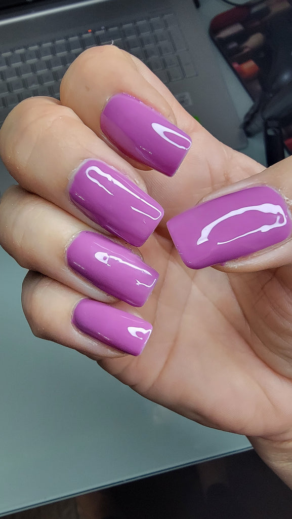 Enova_Cosmetics_Love_Spell_Plum_Gel_Nail_Polish_Fall_Manicure_Trends